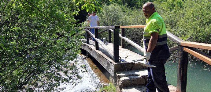 El presidente de la CHE visita hoy la obras de mejora del Nacimiento del Ebro