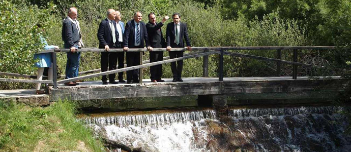 El presidente de la CHE visita los trabajos de adecuacin y mejora del Nacimiento del Ebro
