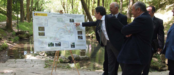 El presidente de la CHE visita los trabajos de adecuacin y mejora del Nacimiento del Ebro
