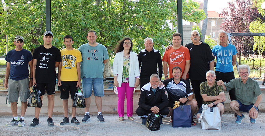 Prieto, Julin y David se imponen en el Torneo de Petanca de Santiago