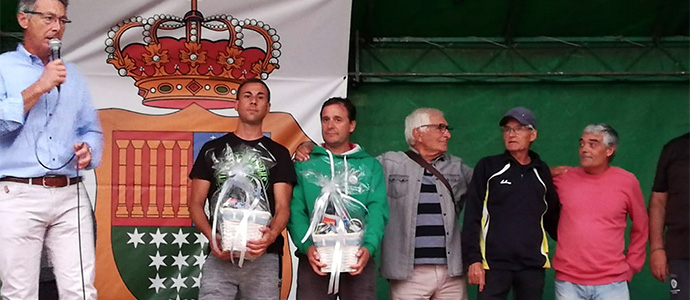Prieto y Mari se imponen en el V Torneo de Petanca Campoo de Enmedio