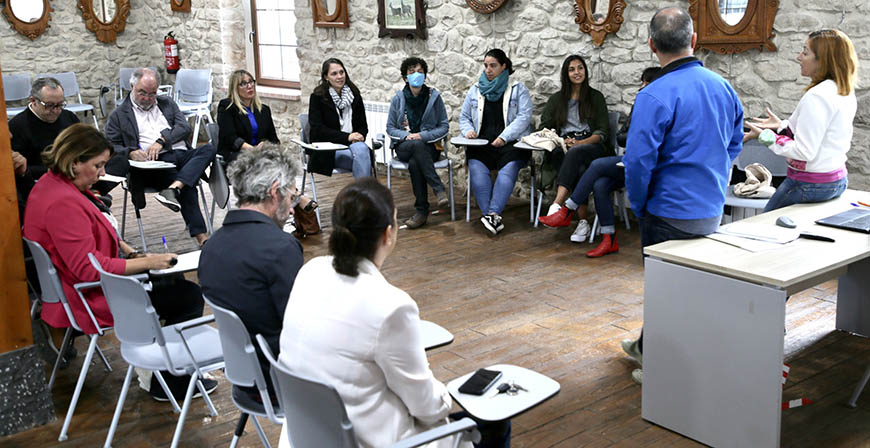 El primer programa contra la soledad no deseada, que se desarrolla en Campoo-Los Valles, toma impulso 