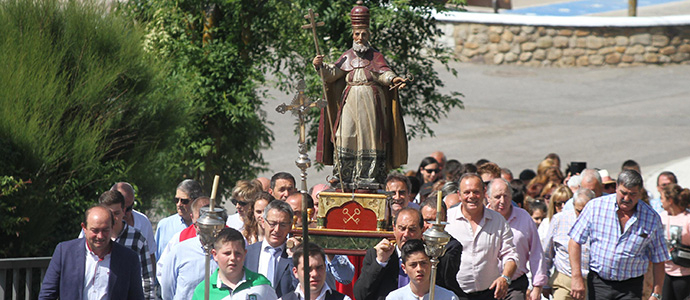 Procesin, misa, mercadillo solidario y exposiciones en Requejo