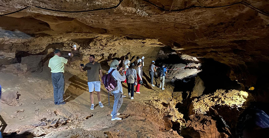 Profesores y estudiantes rabes visitan el Geoparque Las Loras para conocer el potencial del turismo ligado a los recursos hdricos