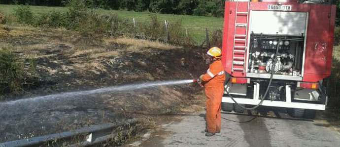 Proteccin Civil sofoca un incendio de vegetacin en Ruerrero
