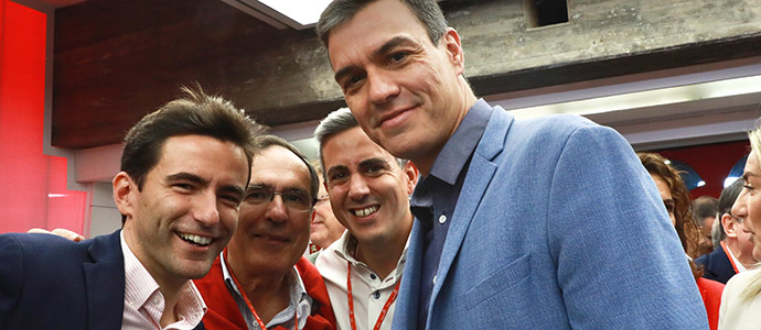 El PSOE confirma las candidaturas al Congreso y al Senado con Pedro Casares e Isabel Fernndez al frente