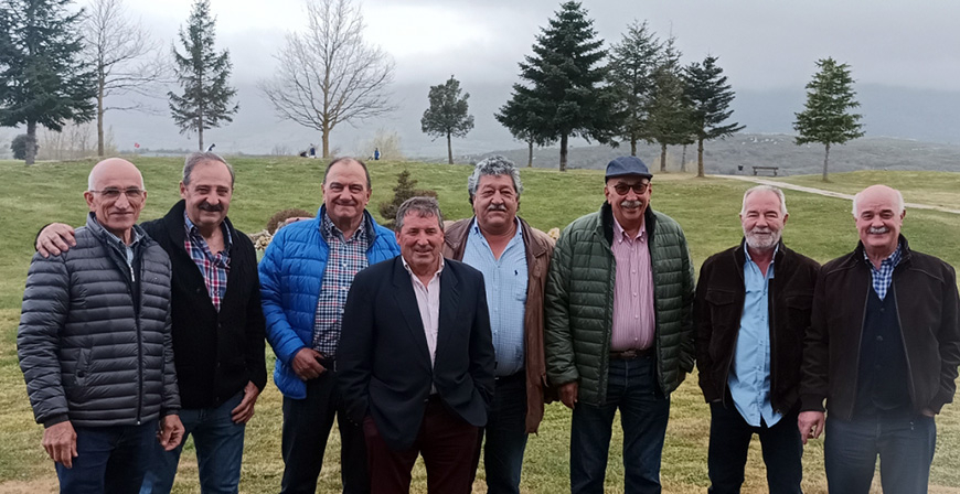 Los quintos del 77 mantienen las buenas costumbres