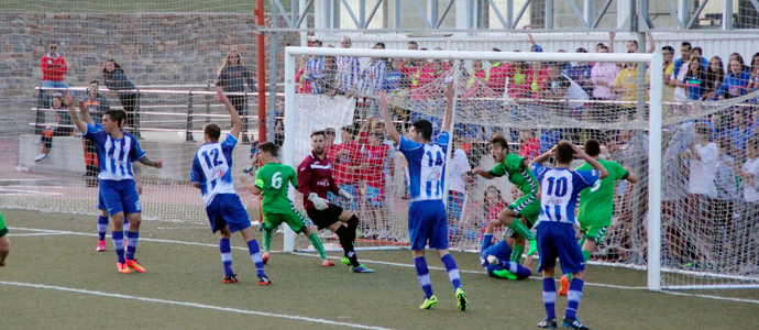 El Racing B empata al Naval en el descuento