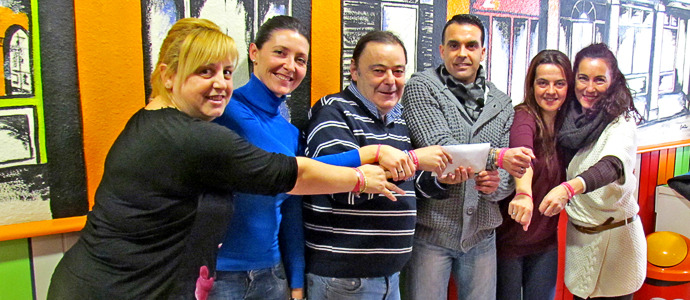 Radio Alto Campoo entrega la recaudacin de su gala solidaria