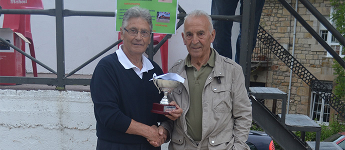 Rafael Daz se impone en el Concurso de Bolos de Veteranos de Arroyo