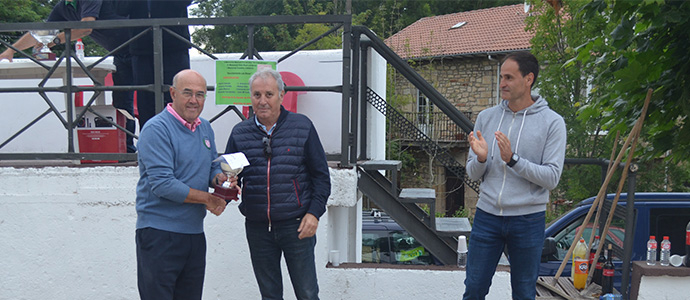 Rafael Daz se impone en el Concurso de Bolos de Veteranos de Arroyo