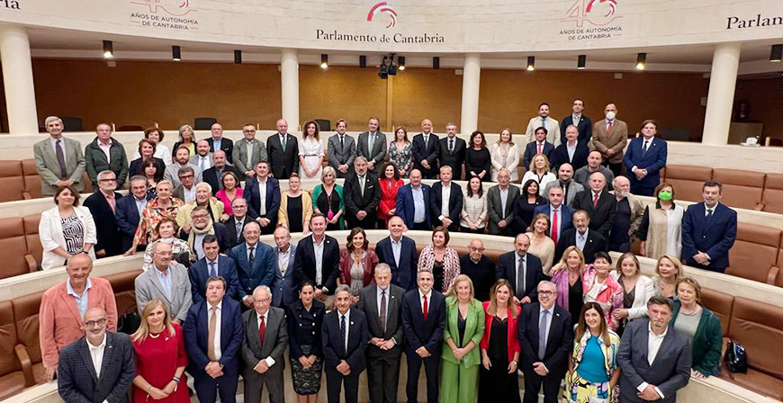 Reconocimiento a los diputados del Parlamento de Cantabria por los 40 aos de autonoma