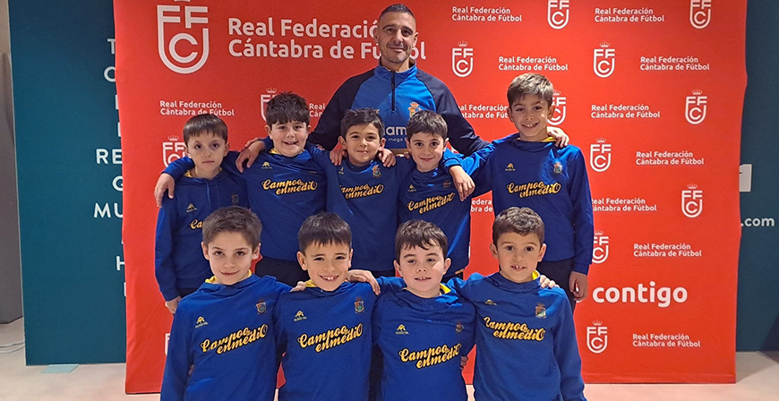 Reconocimiento a los equipos de la Escuela de Ftbol de Campoo de Enmedio por los ttulos de la temporada pasada
