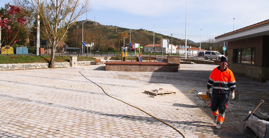 La reforma de la plaza de Espinilla, a punto de concluir