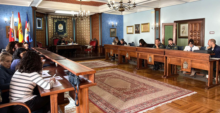Reinosa celebra la mesa de coordinaci�n policial sobre prevenci�n y coordinaci�n contra la violencia de g�nero 