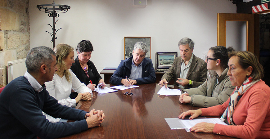 Reinosa firma sendos convenios con la Residencia San Francisco  y el C.A.D. Santa Eulalia para que los alumnos del taller de empleo puedan realizar prcticas