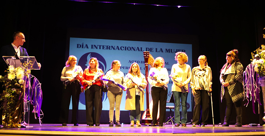 Reinosa homenajea a las trabajadoras de la Residencia San Francisco