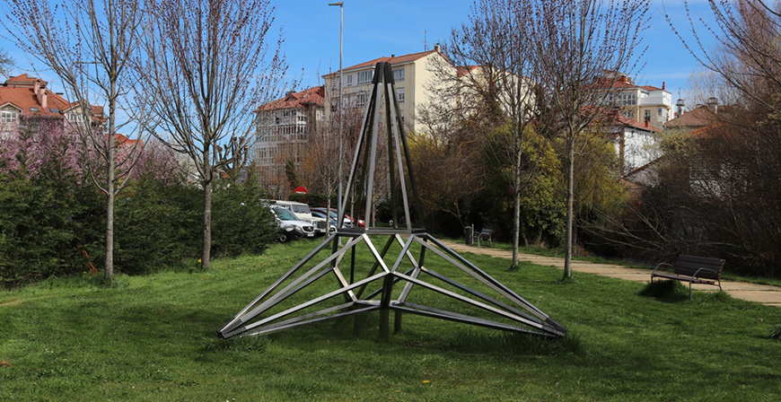 Reinosa inicia la siega de parques y jardines