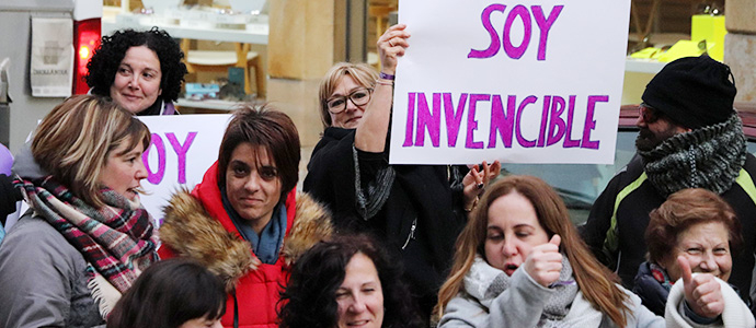 Reinosa marcha en apoyo a la igualdad de la mujer