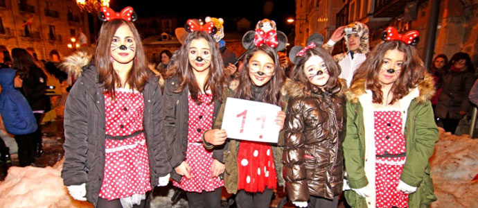Reinosa presenta su mascarada 