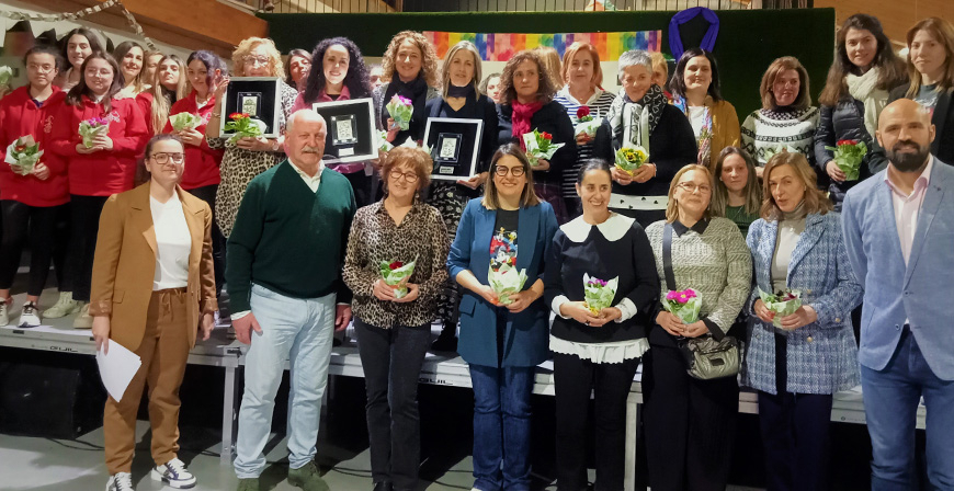 Reinosa reconoce la importancia de la mujer en la difusin y conservacin del folclore