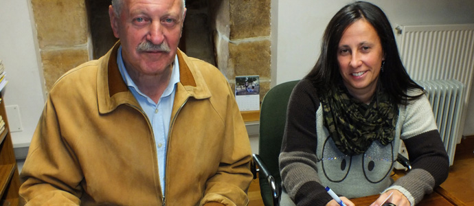 Reinosa renueva el convenio de recogida de aceite usado en domicilios