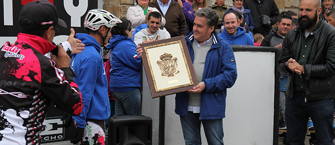 Reinosa rinde homenaje a Ral Gutirrez, campen mundial snior de bike trial