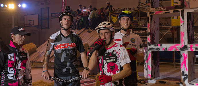 Reinosa vibra con los ases del bike trial