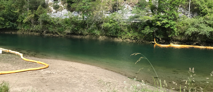 Replegadas las barreras de contencin de vertidos del ro Deva