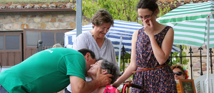 Requejo despide las fiestas con el homenaje a sus mayores