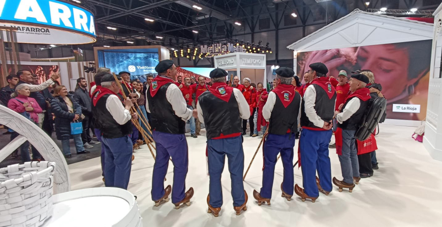 Requejo llev� el folclore campurriano a FITUR