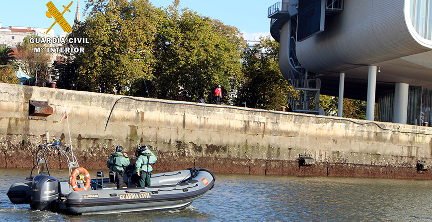 Rescatada una mujer que cay al mar a la altura del Centro Botn de Santander