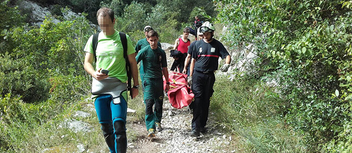 Rescatada una mujer con rotura de tobillo en el barranco de Navedo