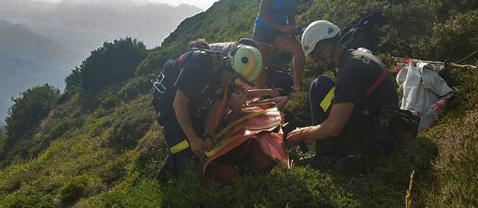 Rescatada una senderista con una lesin de tobillo en el Cornn de Pea Sagra