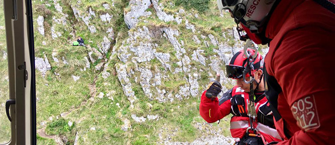 Rescatado en helicptero un peregrino atrapado en el monte Candina