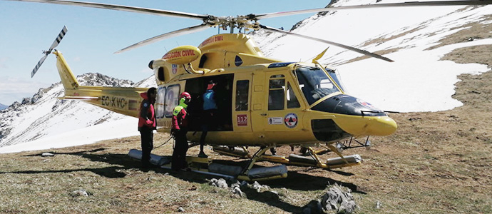 Rescatado un montaero con luxacin de hombro en Picos de Europa 