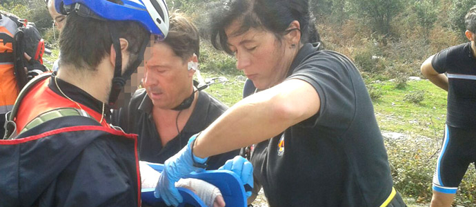 Rescatan a un ciclista accidentado en una pista forestal de Voto