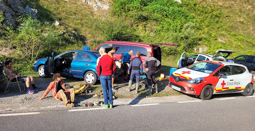 Rescatan a un espelelogo guipuzcoano en la cueva La Gndara de Soba