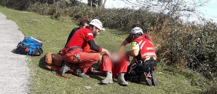 Rescatan a un espelelogo en la Torca de La Sima La Gndara en Soba