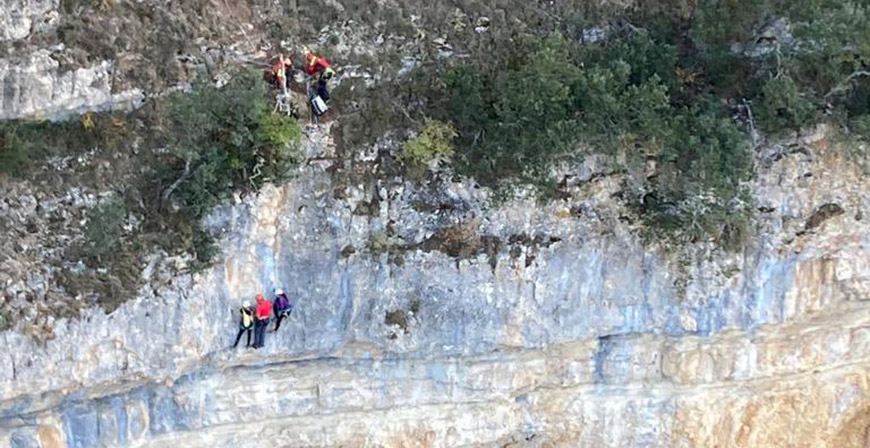 Rescatan a un hombre que sufri un desvanecimiento en la va ferrata de Valderredible