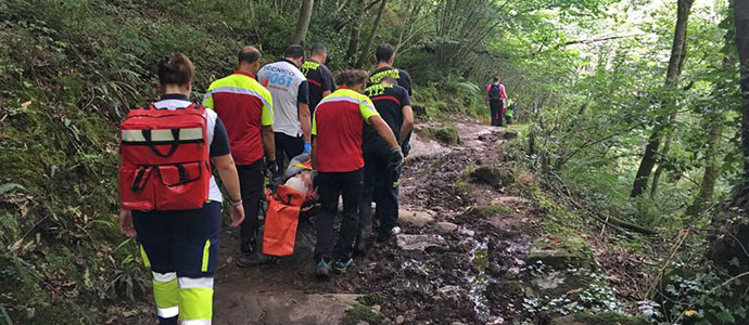 Rescatan a un senderista herido en Vega de Pas