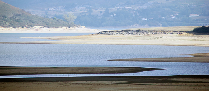 Las reservas del Pantano del Ebro bajan al 28 por ciento