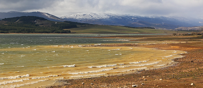 Las reservas del Pantano del Ebro se acercan al 60%