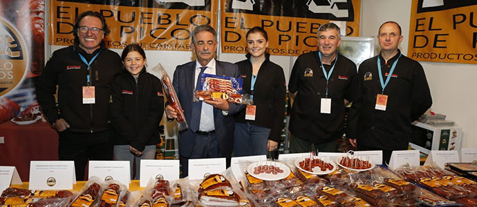 Revilla afirma que el sector agroalimentario cntabro 