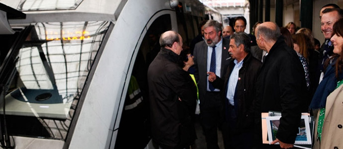 Revilla afirma que el tren Santander-Bilbao ser 