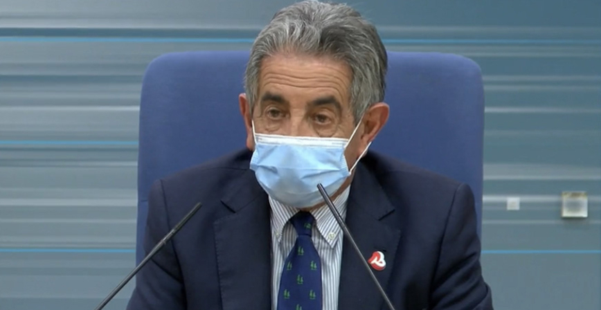 Revilla apoya la vuelta de la mascarilla obligatoria en exteriores y rechaza 