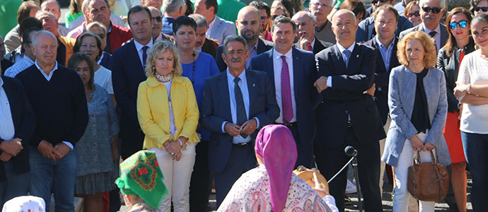 Revilla asegura en Campoo que el conflicto educativo 