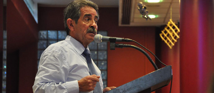 Revilla confirma que ser candidato en las elecciones de 2015