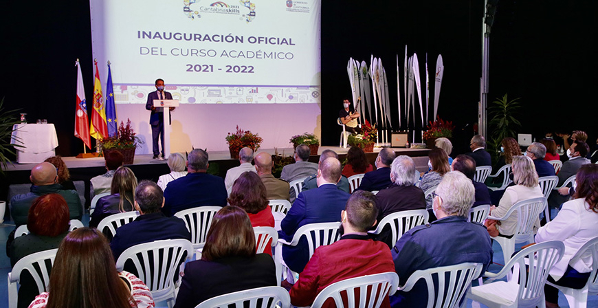 Revilla pone un sobresaliente al comportamiento de la educacin durante la pandemia y anuncia ms recursos y profesores