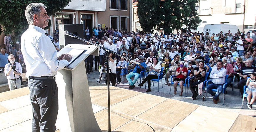 Revilla reclama en Monzn de Campos 